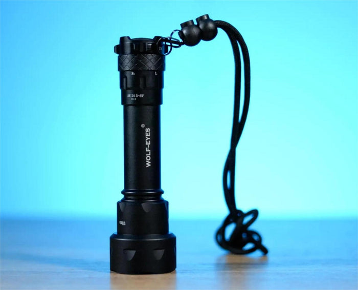 The last Wolf Eyes Tactical Hunting Powerfull Flashlight