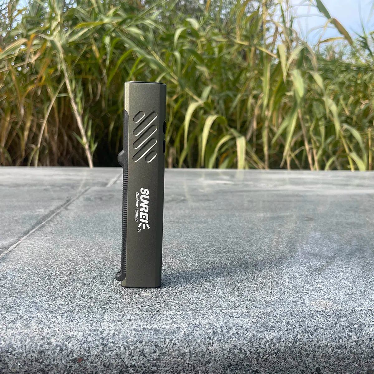 Sunrei FS700 USB-C wiederaufladbare 700 Lumen Schlüsselanhänger-Taschenlampe