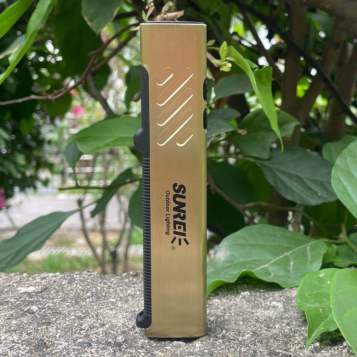 Sunrei FS700 USB-C wiederaufladbare 700 Lumen Schlüsselanhänger-Taschenlampe