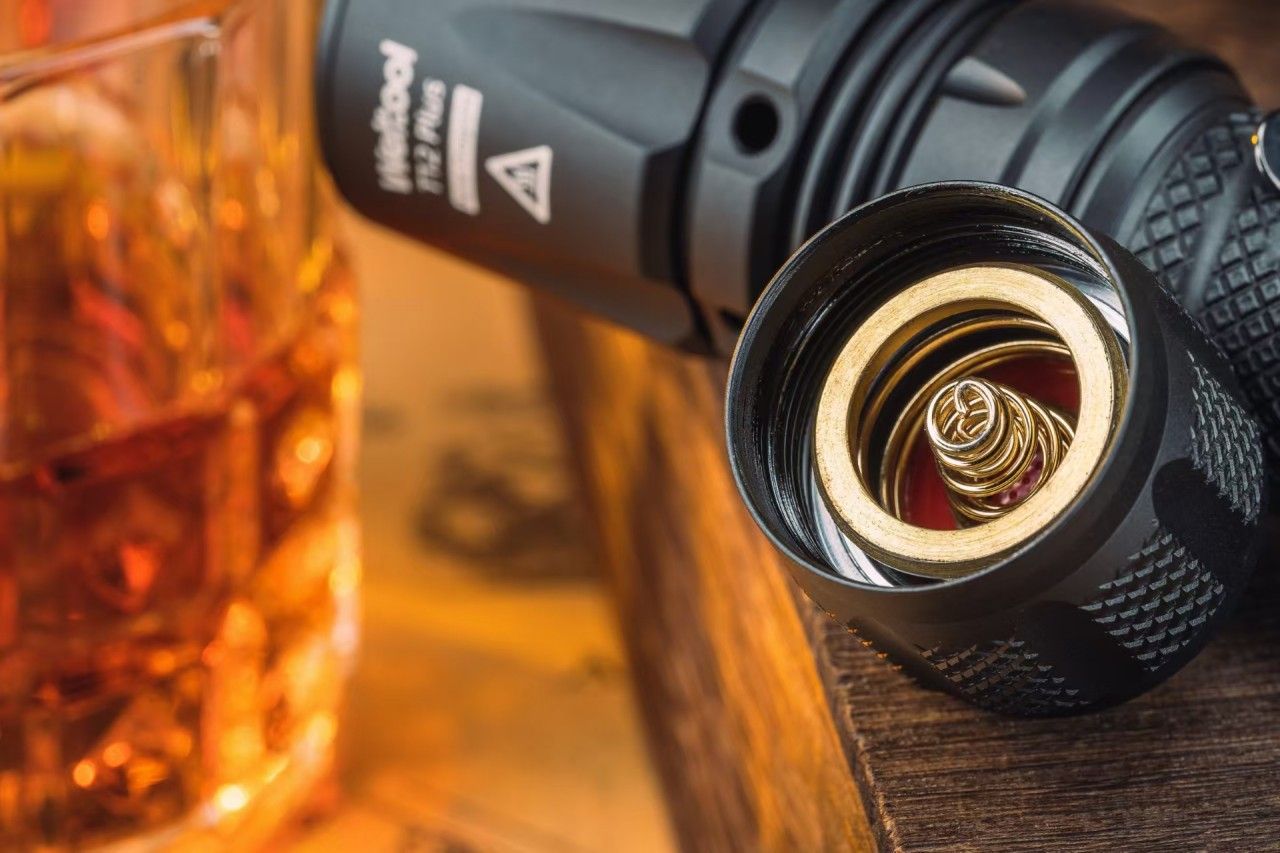 Weltool T12Plus "Nine Dragons" 3TAC taktische Taschenlampe