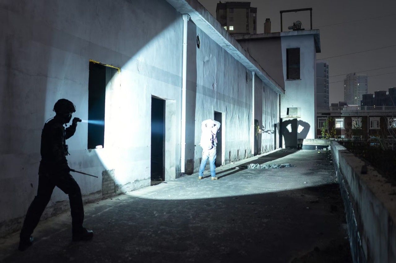 Weltool T12Plus "Nine Dragons" 3TAC taktische Taschenlampe