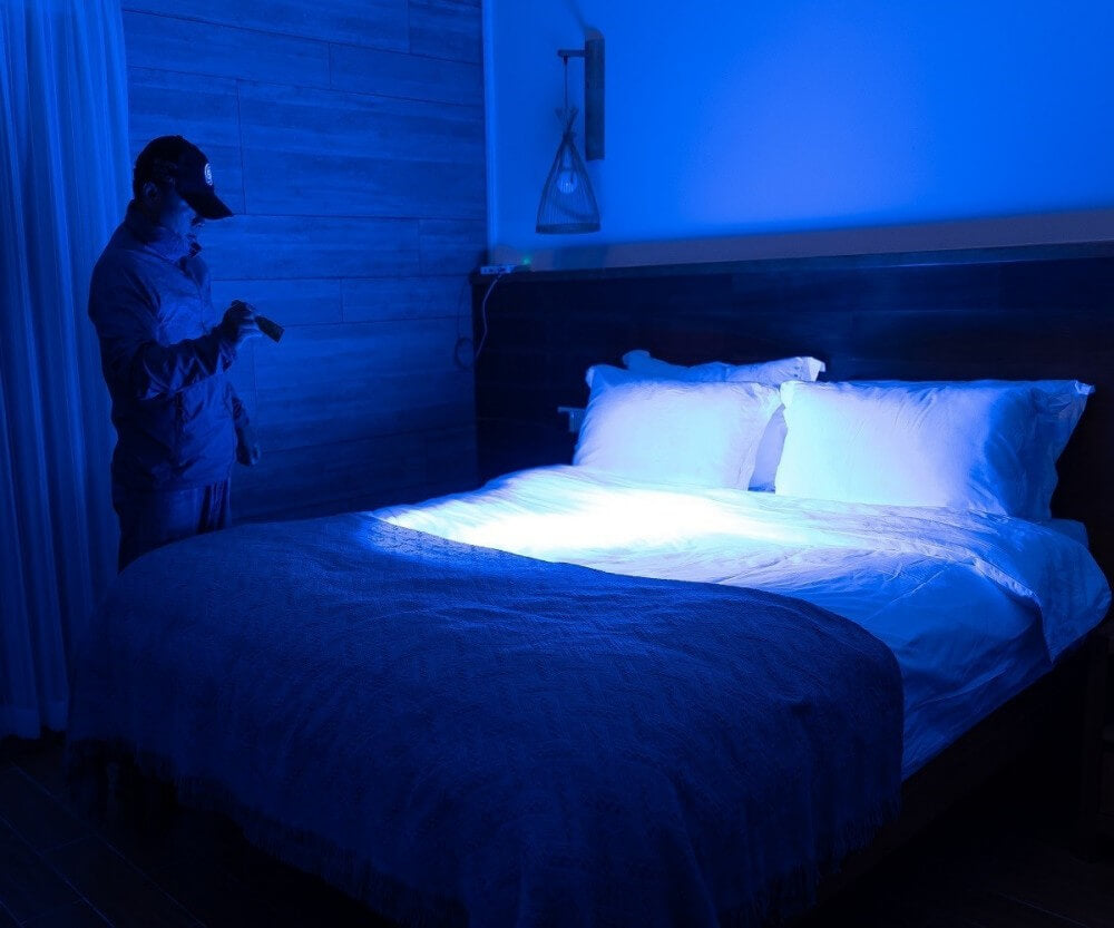 Weltool M4-365 UV-Taschenlampe „Blue-Faced Beast“