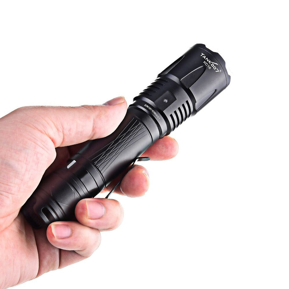 TANK007 KC16 Taktische Taschenlampe für den Außenbereich