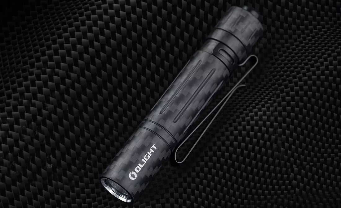 The I3T EOS in carbon fiber is finally here: the flashlight of today with the material from the next century!