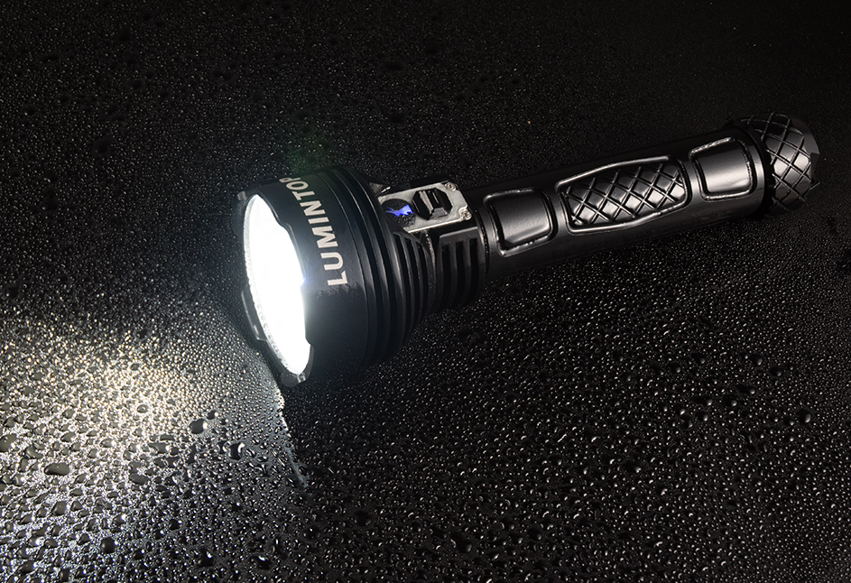 Lumintop Launches PK26 22000 lumens dual beam search flashlight