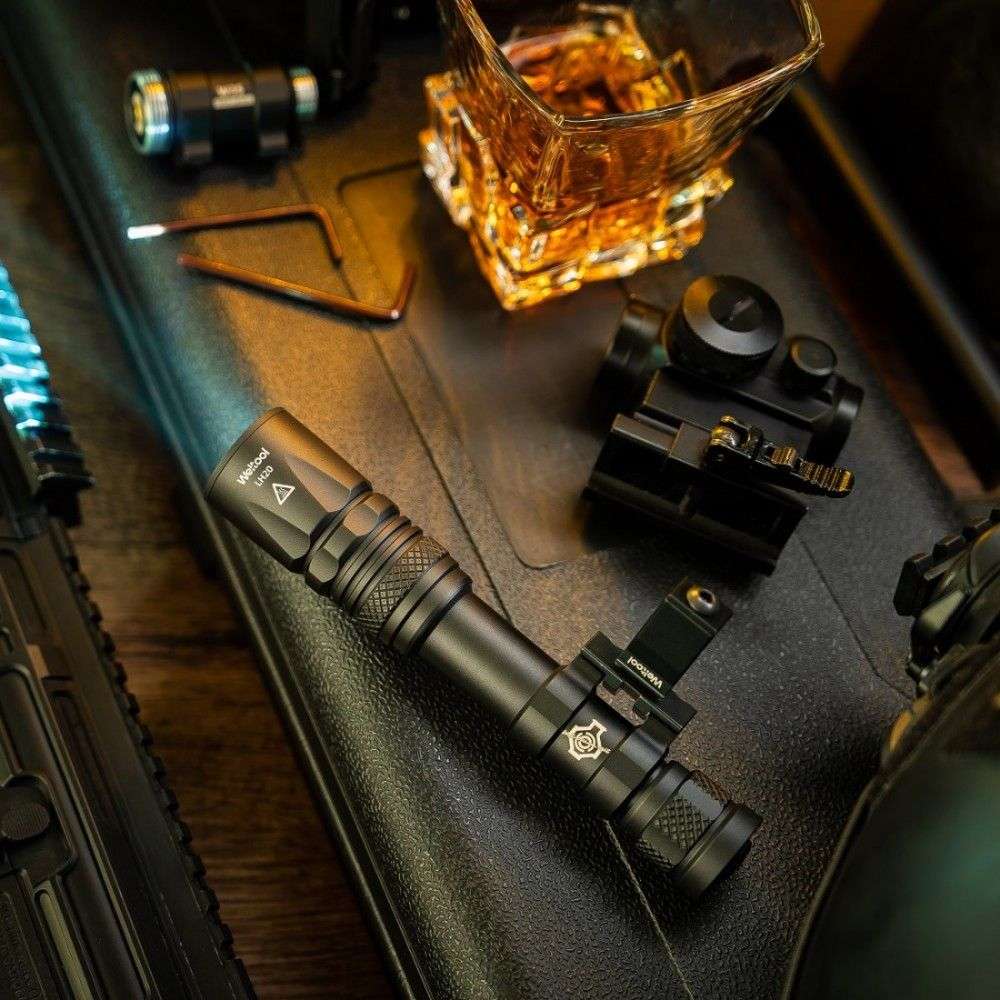 Weltool W65S LEP Waffenlichter mit Streulicht