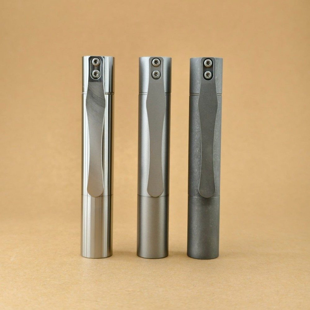 Pineapple mini MK3-Ti- Cylinder EDC Flashlight